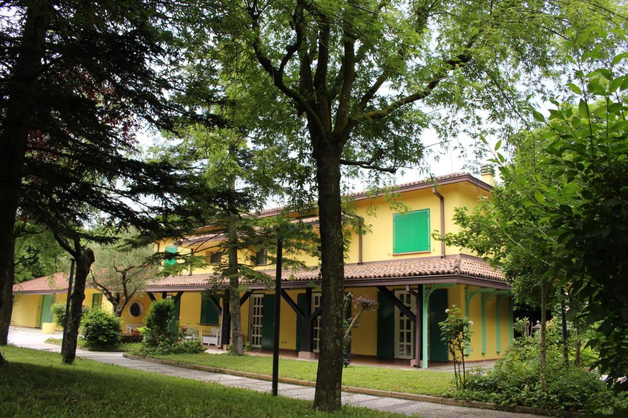 B&B Villa Dei Cigni Reali 카르피 외부 사진